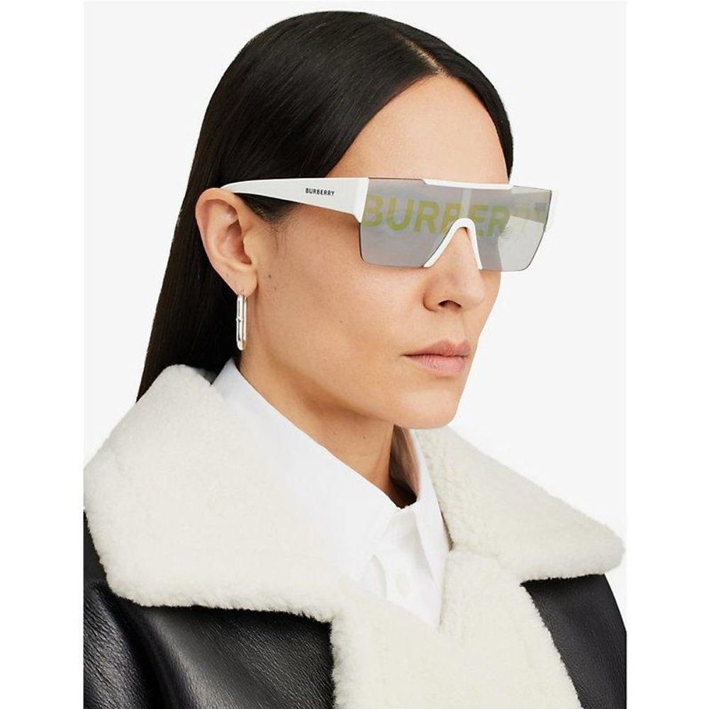 White Burberry sunglasses. Brand New, never been worn!